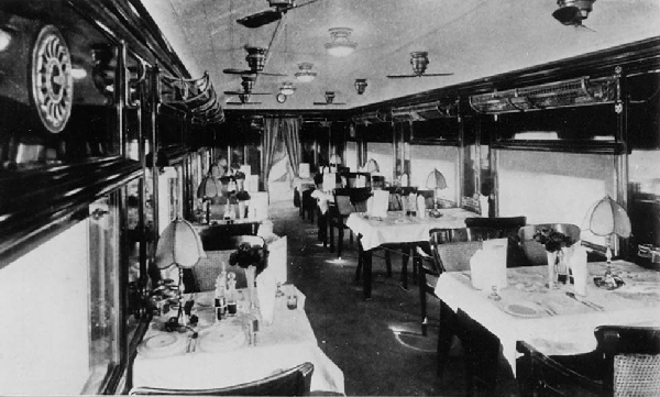 Dining-Car-on-Imperial-Mail
